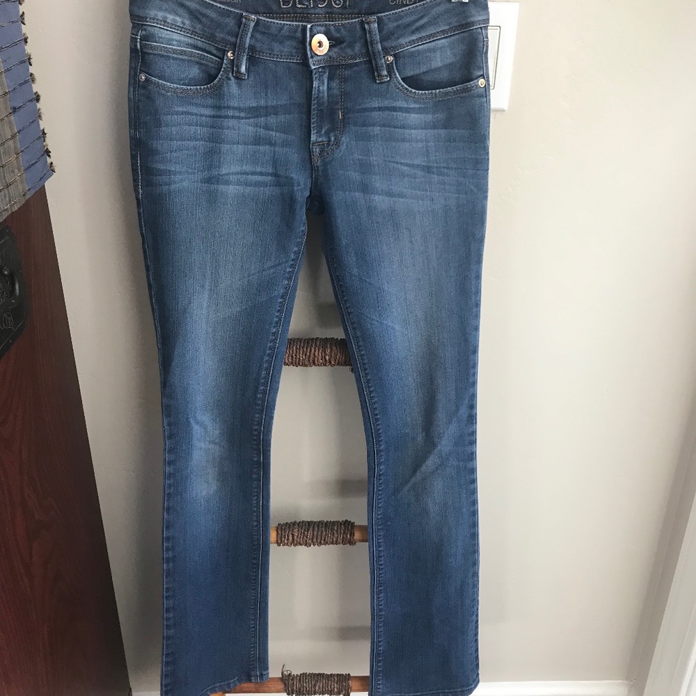 DL1961 Cindy slim bootcut jeans size 24 low-mid rise